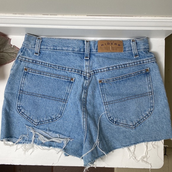 Vintage Riders Cut-Off Jean Shorts - Picture 4 of 10
